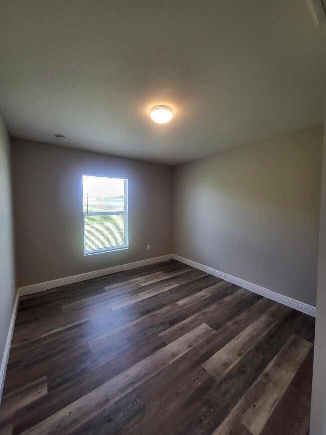 Building Photo - 9020 S Indio Cir
