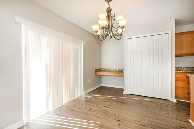 Building Photo - 939 Brenton Leaf Dr