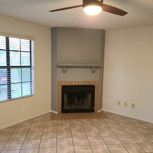 Building Photo - 3491 N Arizona Ave