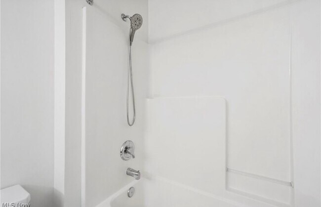 Building Photo - 14929 Lenox Dr