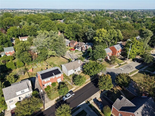 Building Photo - 261 Catalpa Pl