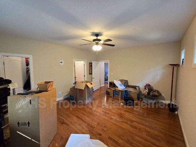Building Photo - 2400 Lakeview Pkwy