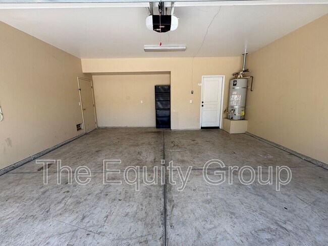 Building Photo - 312 W Reese Ave