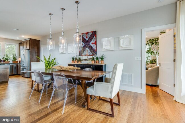 Building Photo - 34903 W Love Dr