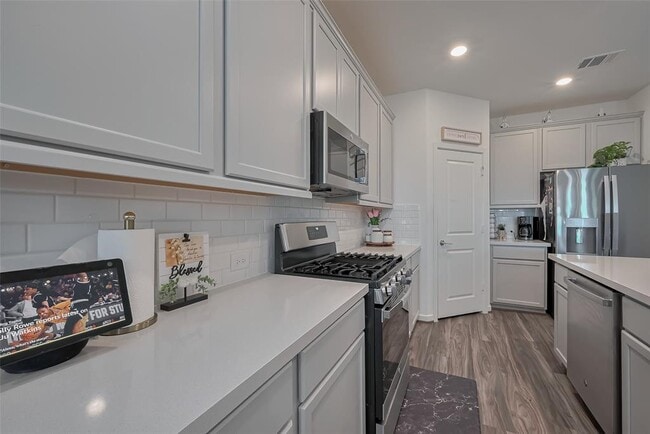 Building Photo - 21611 Shadowbrook Birch Dr