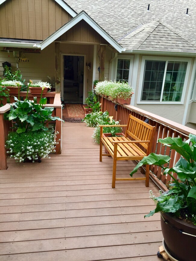 Front of Unit but now no planters - 3685 Colony Oaks Dr