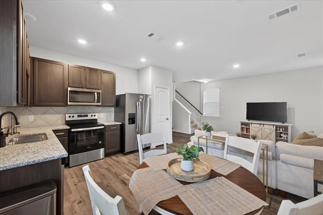 Building Photo - 5513 Topwater Trl