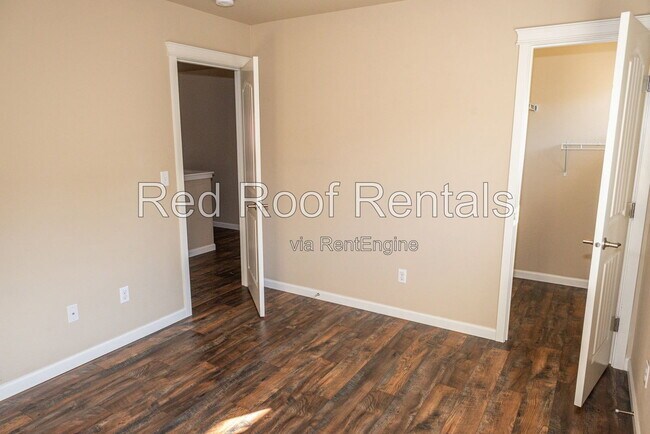 Building Photo - 1441 Farina Lp SE