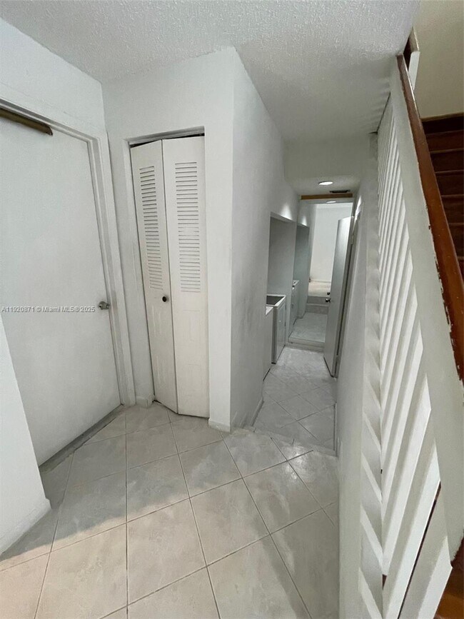 Building Photo - 8237 NW 8th Ct