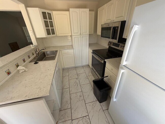 Building Photo - 9405 NEWBERRY Dr