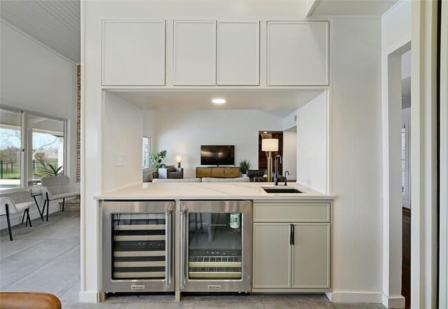 Building Photo - 5700 Penick Dr