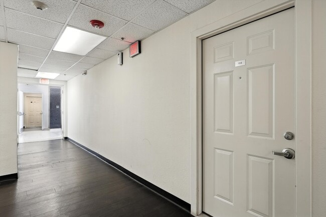 Building Photo - 517 Gold Ave SW