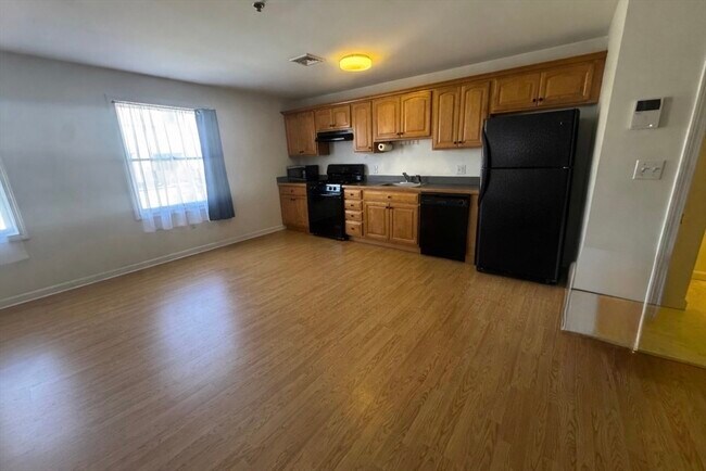 Building Photo - 145 Union St