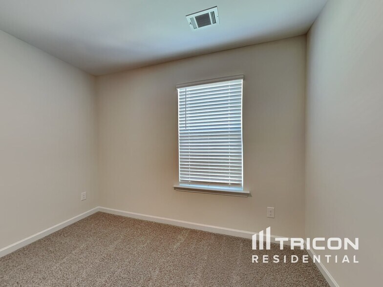 Building Photo - 3323 Arabian Farm Ln