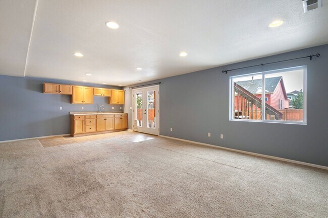 Building Photo - Unparalleled Single-Level Living with Breathtaking Views in D20!