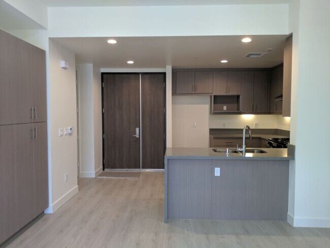 Building Photo - Monterey Bay Square (#409)