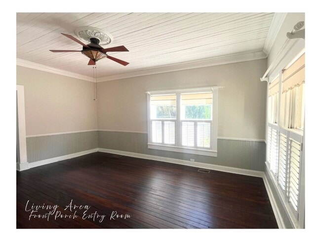 Building Photo - 208 Bartlett St