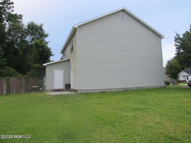 Building Photo - 949 W Pueblo Dr