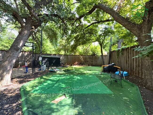 Building Photo - 4 Bed / 2.5 Bath on a Cul-de-Sac - 2-Car Garage & Spacious Fenced Backyard