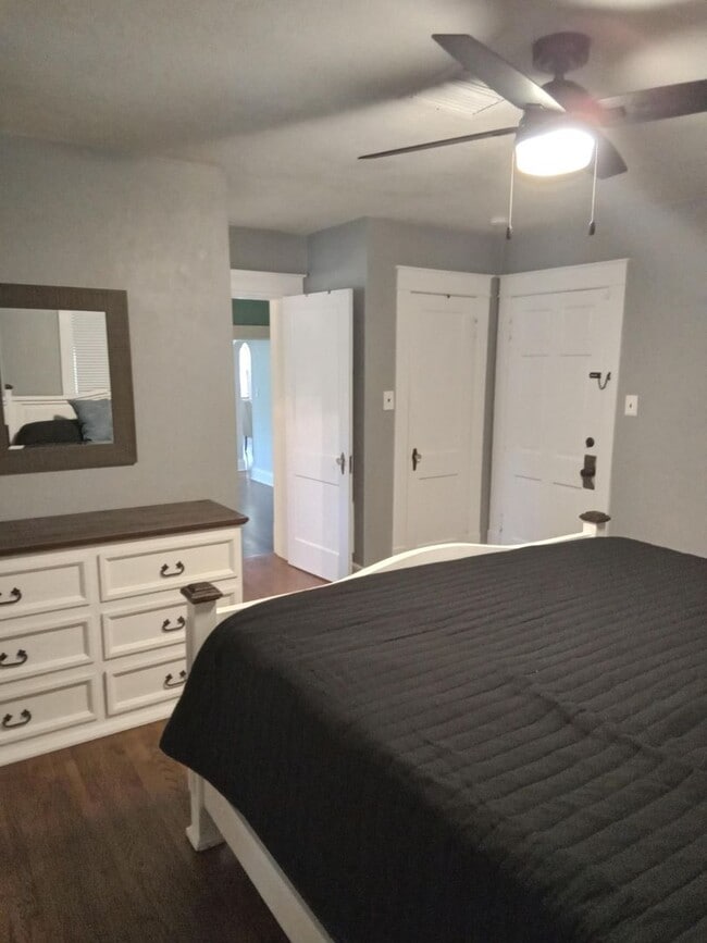 Building Photo - Fully Furnished Home Just Minutes From LU