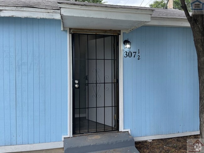 Building Photo - 307 SW 19th St