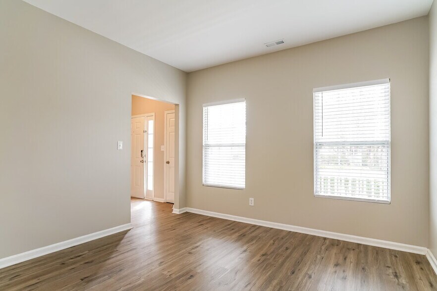 Building Photo - 4709 Alenja Ln