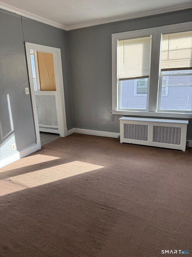 Building Photo - 120 Evergreen Ave