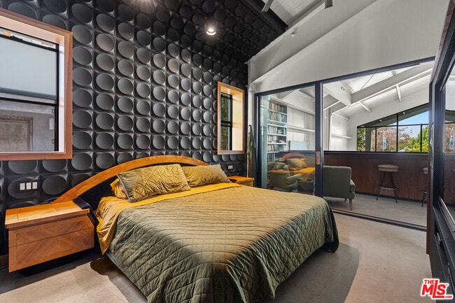 Building Photo - 548 Rose Ave