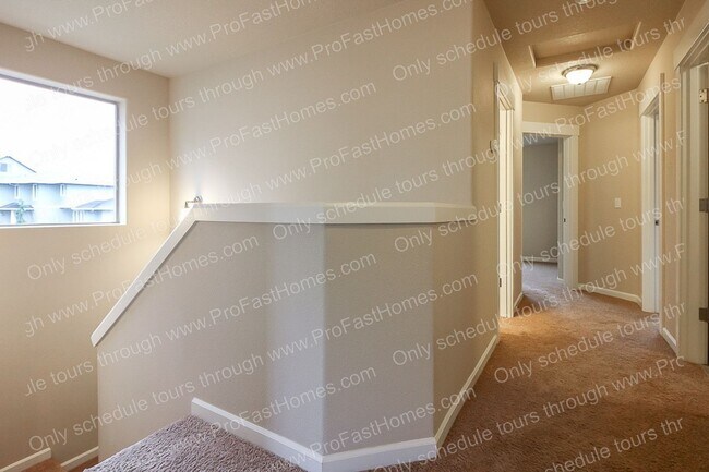 Building Photo - 13386 SE Highpointe St