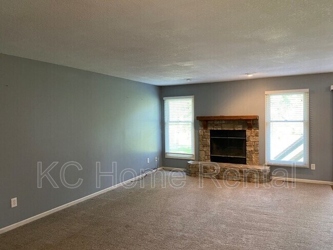 Building Photo - 1384 N Ridge Pkwy