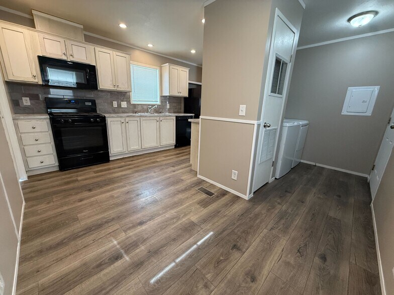 Building Photo - 11785 Cascade Cir