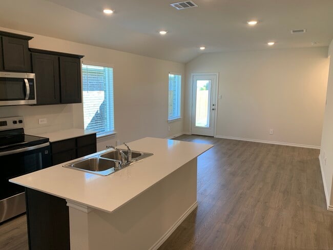 Building Photo - 3415 Rendezvous Wy