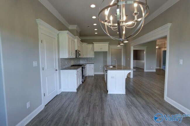 Building Photo - 17212 Stonegate Dr