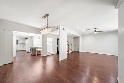 Building Photo - 201 Vanderpool Ln