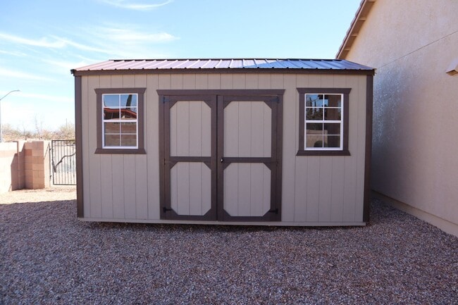 Building Photo - A Home You Have To See To Believe!!!