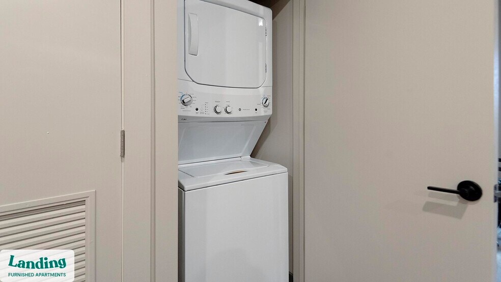 Building Photo - 645 N Front St