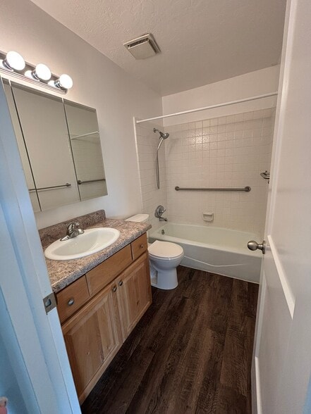 Building Photo - 1732 Melville Cir