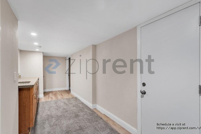 Building Photo - 341 Malcolm Ave