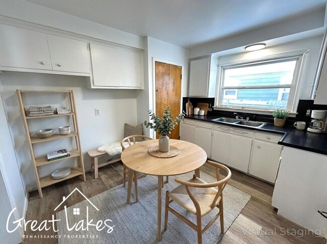 Building Photo - Charming 3 Bedroom 1 Bathroom now available for rent