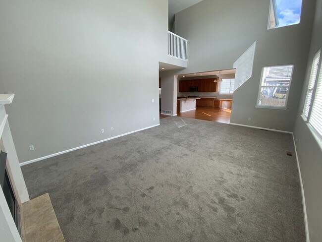 Building Photo - Spacious Home in Horizon Estates