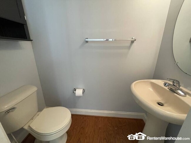 Building Photo - 402 Callander Way