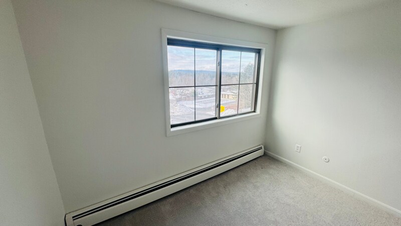 Building Photo - 128 Mammoth Rd