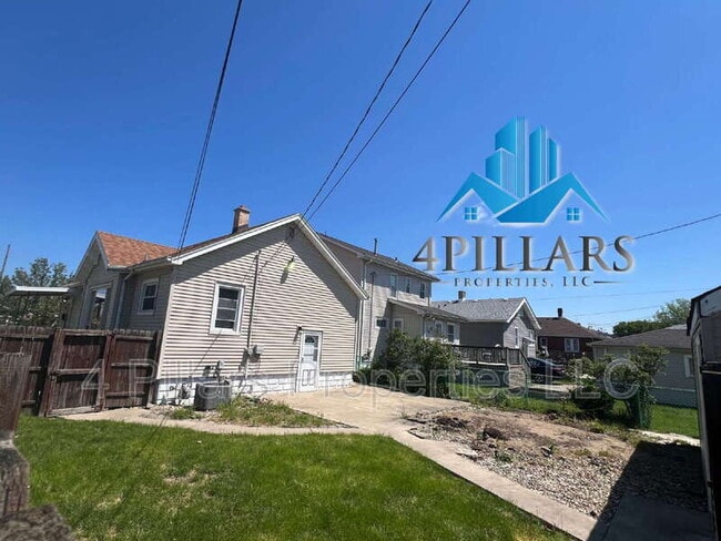 Building Photo - 906 177th Pl