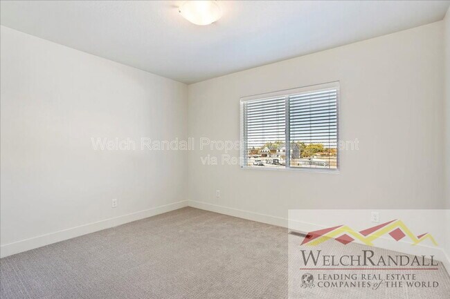 Building Photo - 265 W 690 N