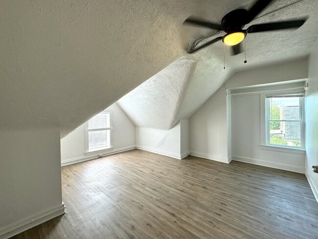 Building Photo - 301 W McMillan St