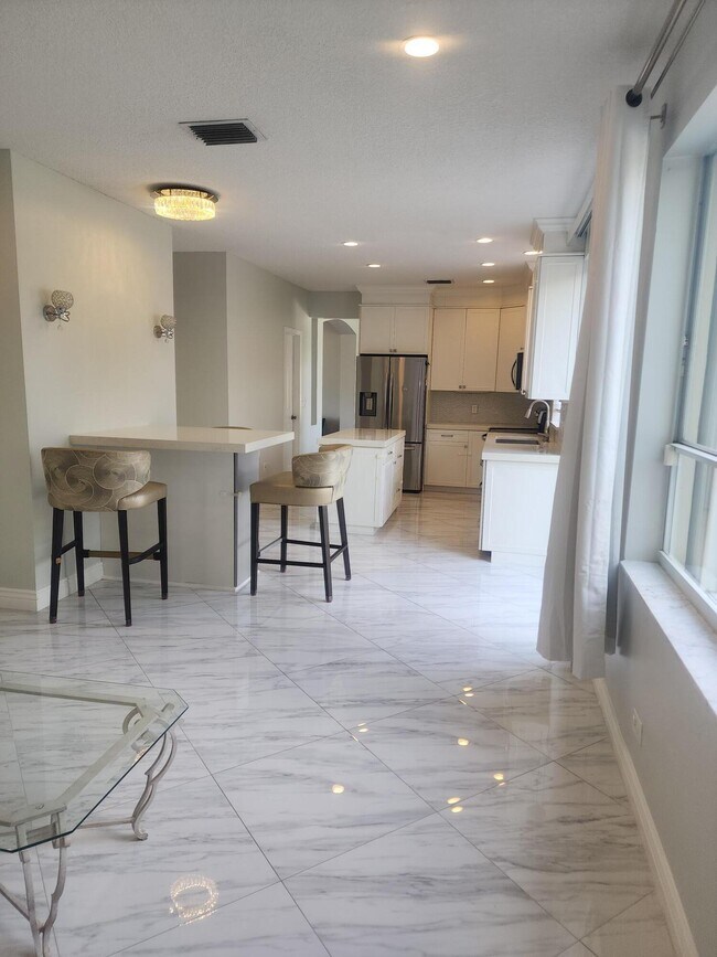 Building Photo - 18860 La Costa Ln