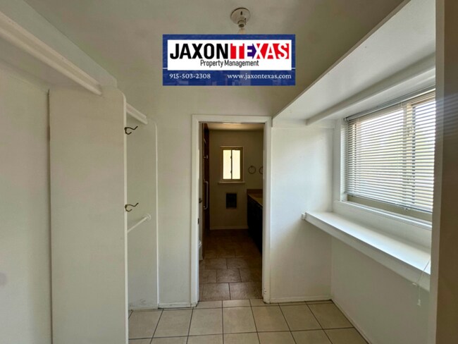Building Photo - 1067 Villa Linda Way