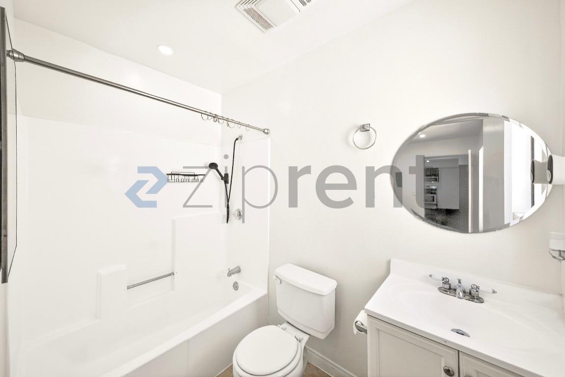 Building Photo - 843 S Ardmore Ave