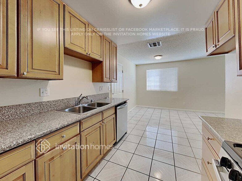 Building Photo - 4038 Hale St