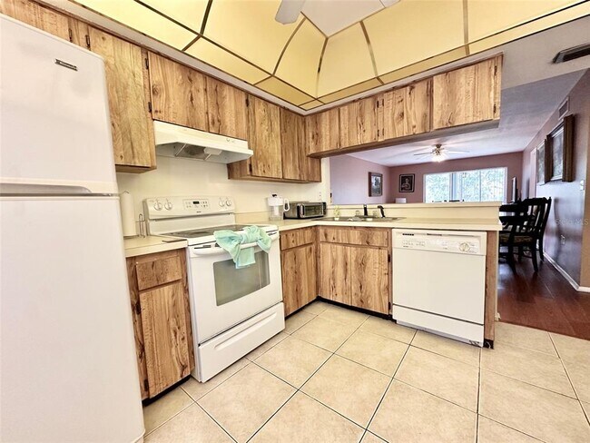 Building Photo - 208 Cypress Ct